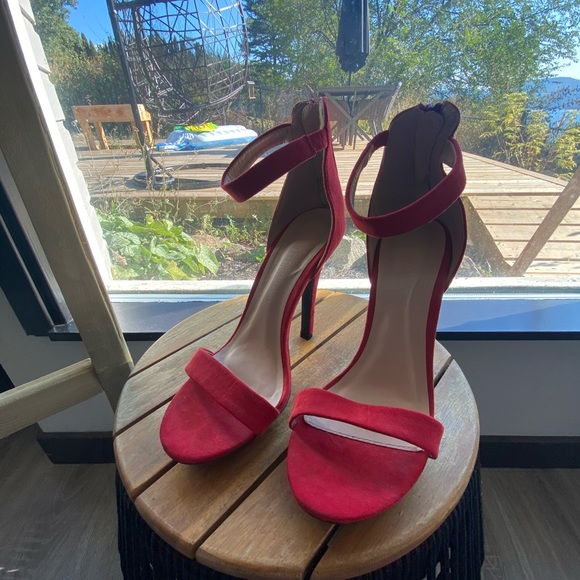 *3 for $25* - Red platforms - Size 6 ❤️‍🔥 - Picture 2 of 3